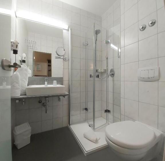 غرفة عائلية, Montana Limburg