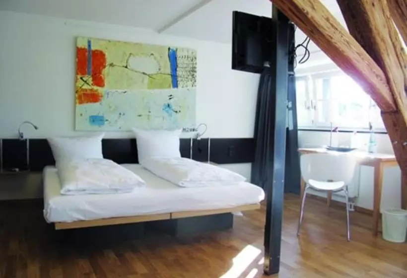 Standard Quadruple Room, Ox