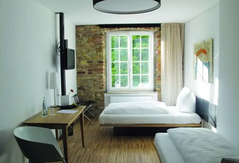Standard Room, Ox