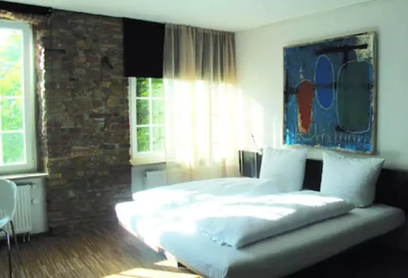 Standard Room, Ox
