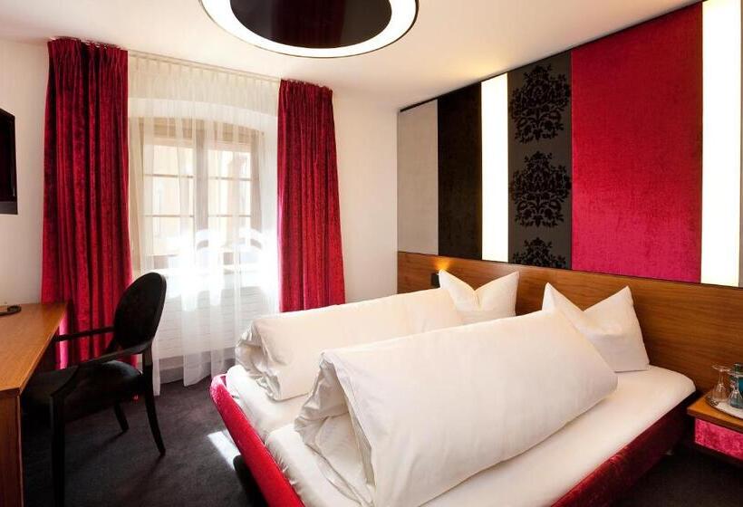 컴포트 룸, Schloss Zu Hopferau