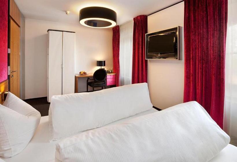 컴포트 룸, Schloss Zu Hopferau