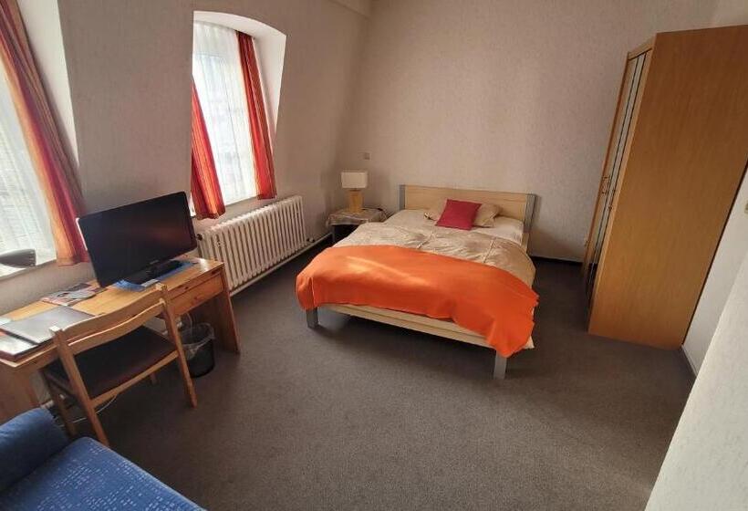 غرفة قياسية فردية, Schwarzes Lamm