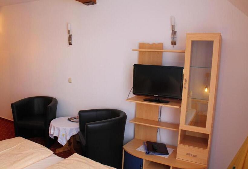 غرفة كومفورت, Schwarzes Lamm