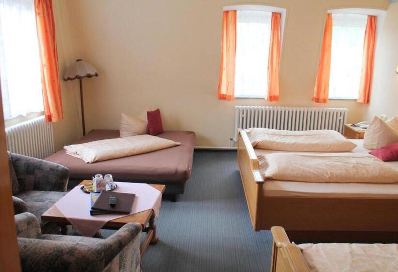 غرفة قياسية رباعية, Schwarzes Lamm