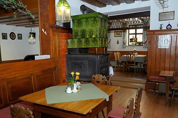 غرفة قياسية, Schwarzes Lamm