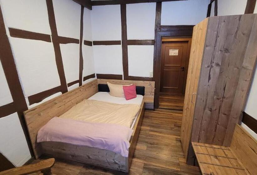 غرفة قياسية فردية, Schwarzes Lamm