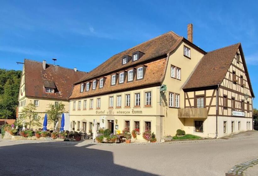 غرفة كومفورت, Schwarzes Lamm