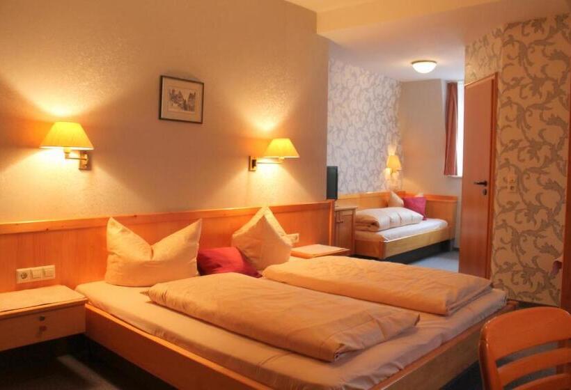 غرفة قياسية ثلاثية, Schwarzes Lamm