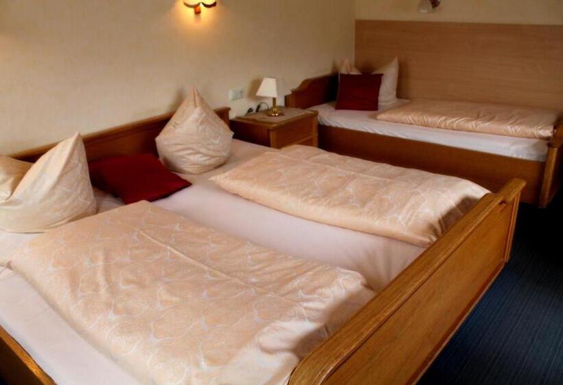 غرفة قياسية رباعية, Schwarzes Lamm