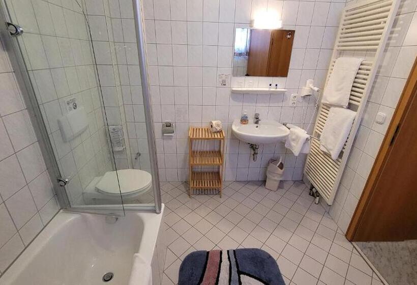 غرفة قياسية, Schwarzes Lamm