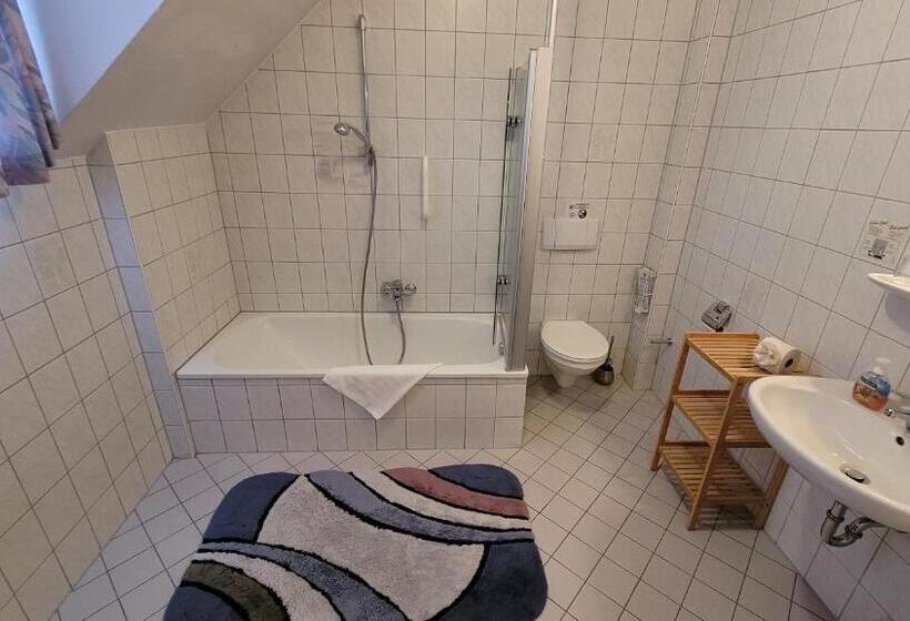 غرفة قياسية, Schwarzes Lamm