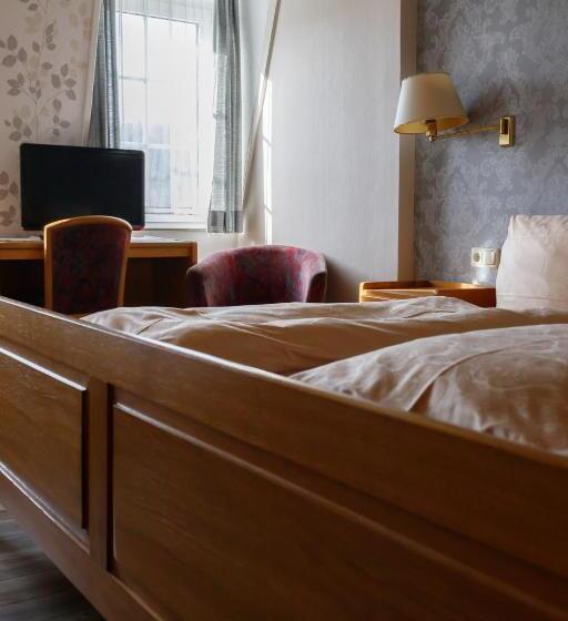 غرفة قياسية رباعية, Schwarzes Lamm