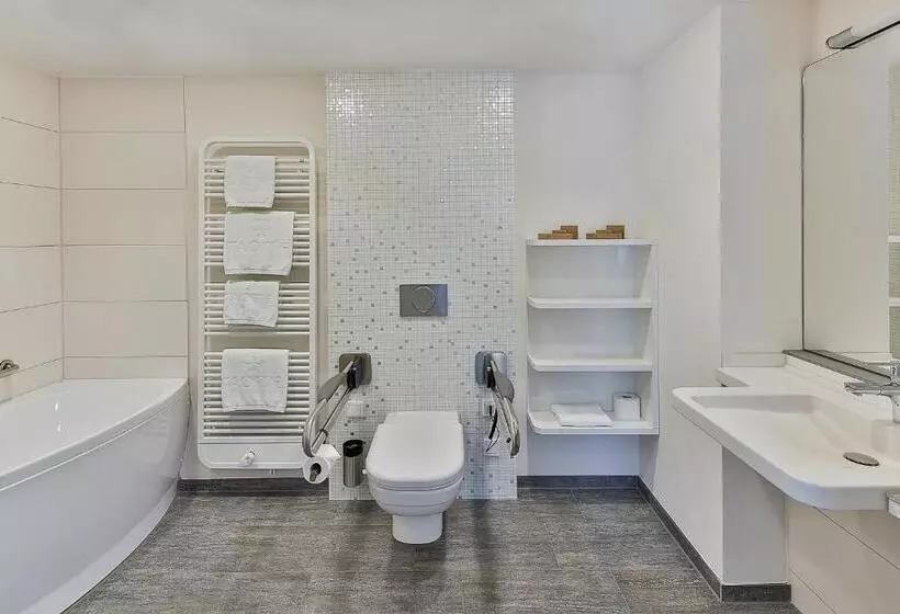 身障者適用ジュニアスイートルーム, Taome Feng Shui Stadthotel Breisgau