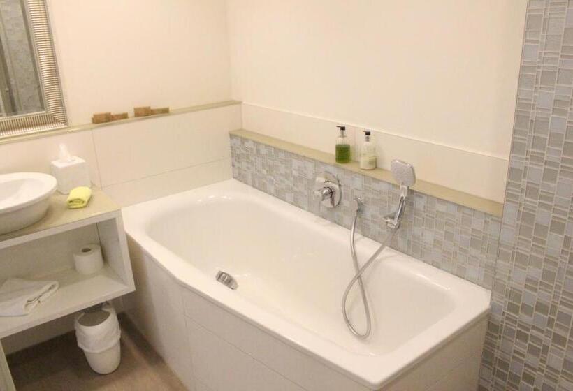 스위트, Taome Feng Shui Stadthotel Breisgau