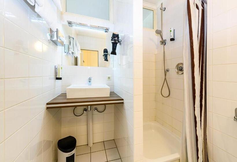 شقة غرفة واحدة, Turmhotel Rhein Main