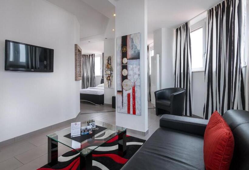 Полулюкс, Turmhotel Rhein Main