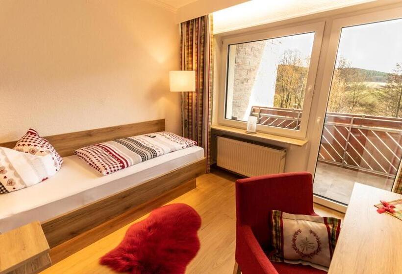 Номер Стандарт Индивидуальный с Балконом, Landhotel Kühler Grund