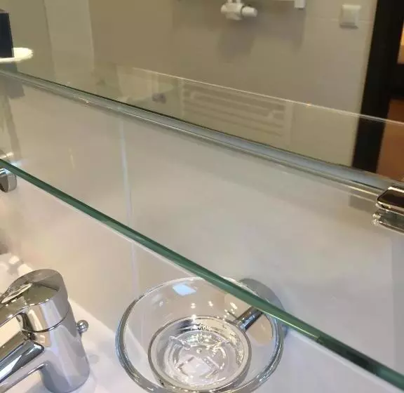 エコノミールーム, Parkhotel Leiser