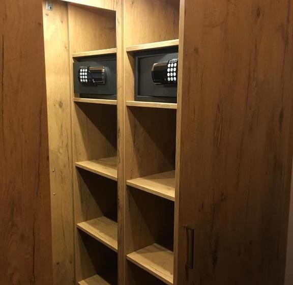 Семейный Номер, Parkhotel Leiser