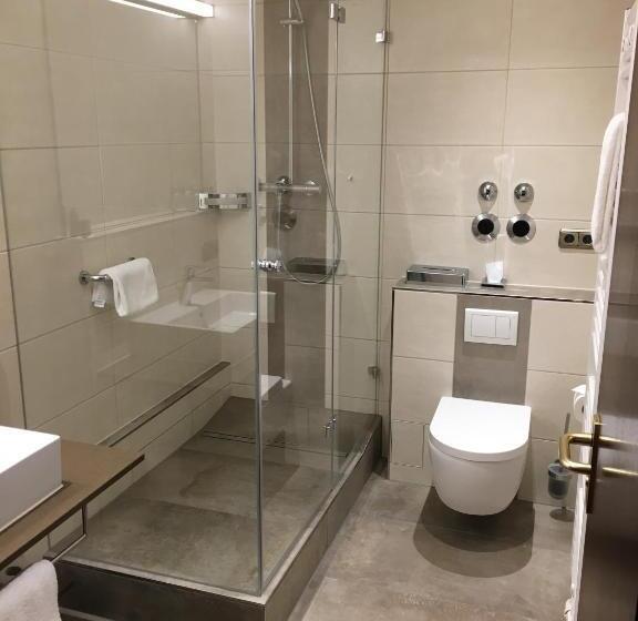 Семейный Номер, Parkhotel Leiser