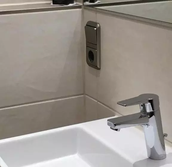 バルコニー付きスタンダードトリプルルーム, Parkhotel Leiser