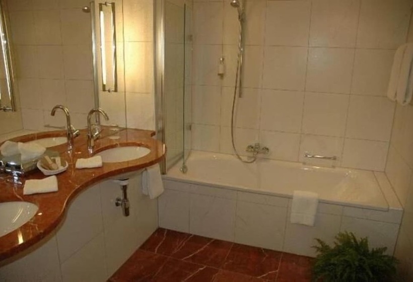 Standard Quadruple Room, Altstadthotel Messerschmitt