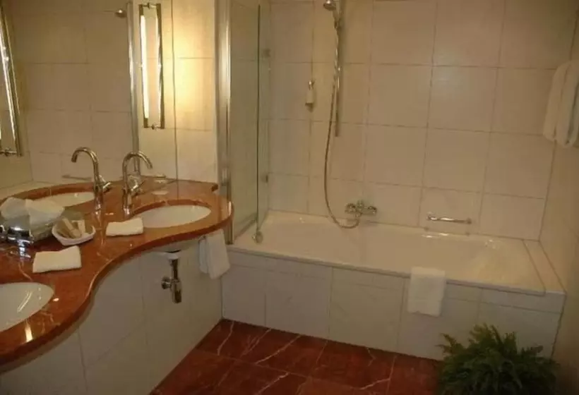 Standard Quadruple Room, Altstadthotel Messerschmitt