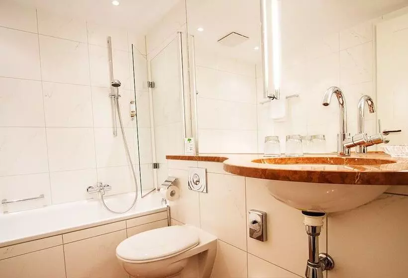 Standard Triple Room, Altstadthotel Messerschmitt
