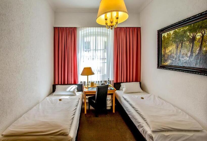 스탠다드 룸, Adler