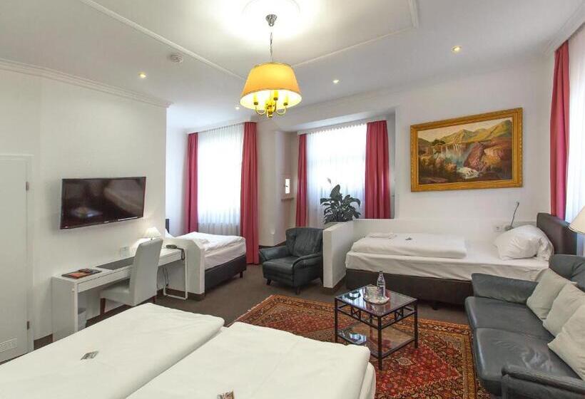 패밀리 룸, Adler