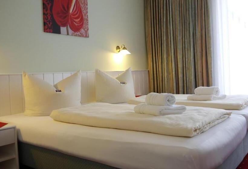 スタンダードルーム, Carl Von Clausewitz