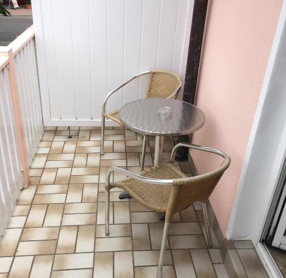 バルコニー付きスタンダードルーム, Carl Von Clausewitz