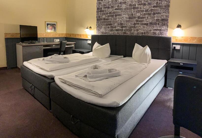 スタンダードルーム, Carl Von Clausewitz