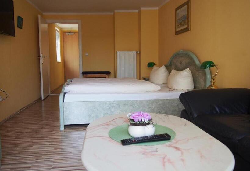 Номер Стандарт, Restaurant Lr6