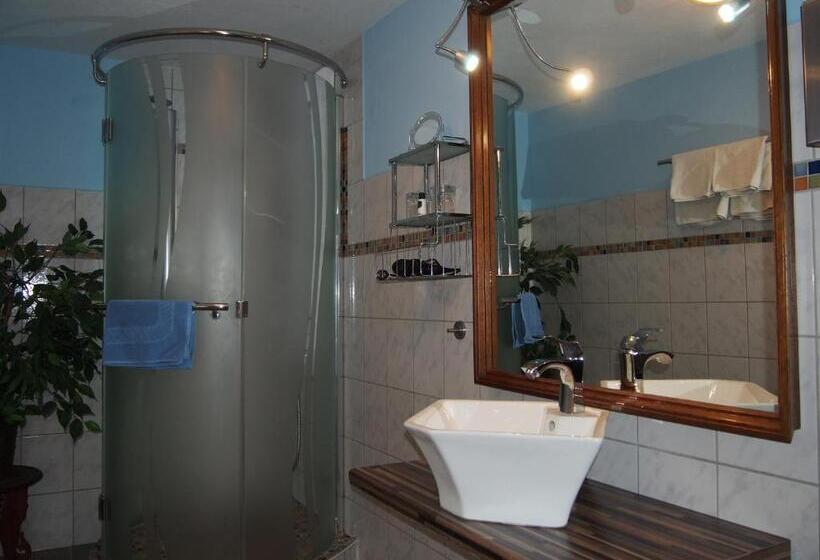 Номер Стандарт, Restaurant Lr6