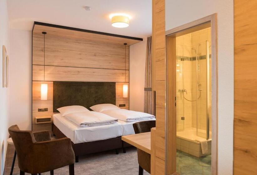 Номер Deluxe, Schneider