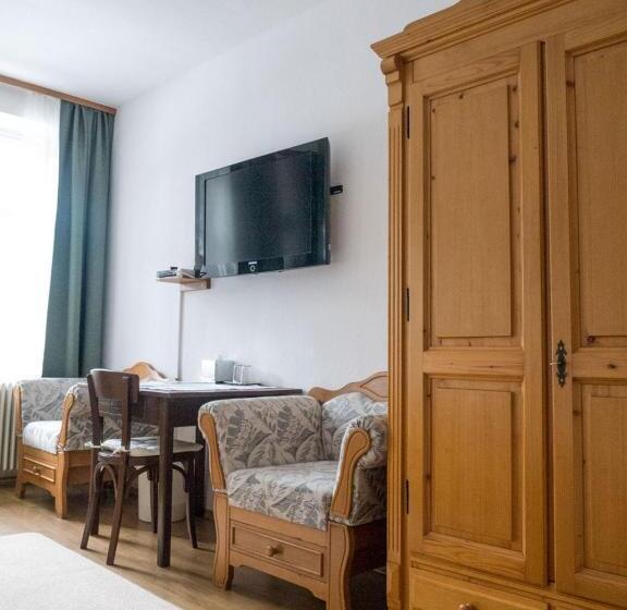 Номер Стандарт, B&b Steinasäge