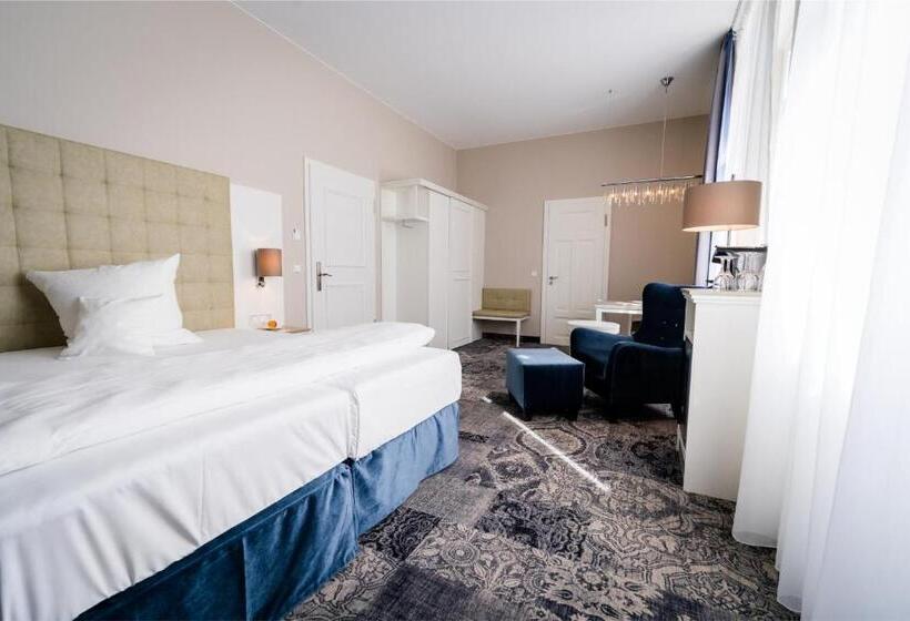 Номер Стандарт Индивидуальный, Schlosshotel Bad Neustadt