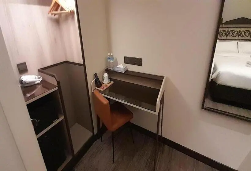 اتاق استاندارد, Lion Peak Hotel Hamilton