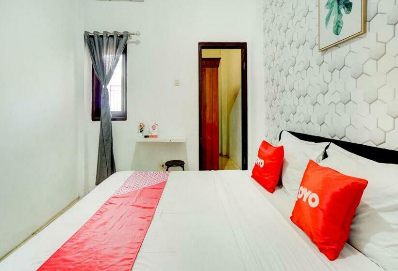 Номер Стандарт, Reddoorz Near Plaza Araya Malang