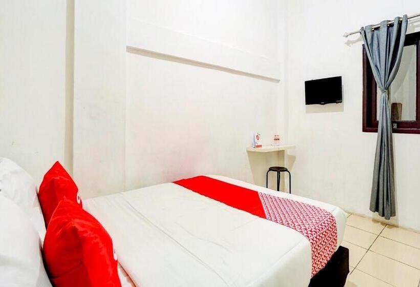 标准间, Reddoorz Near Plaza Araya Malang