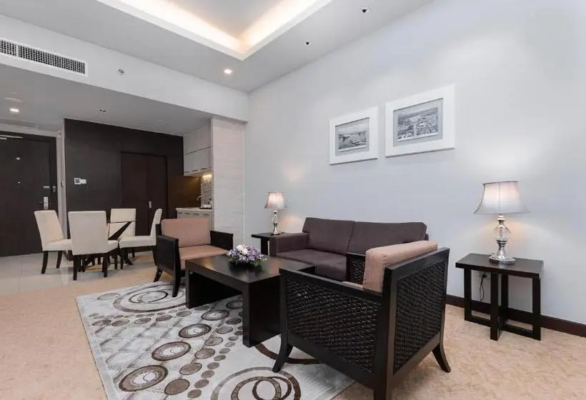 استودیوی استاندارد, Raia Hotel & Convention Centre Kuching