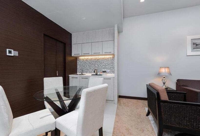 Студия Стандарт, Raia Hotel & Convention Centre Kuching