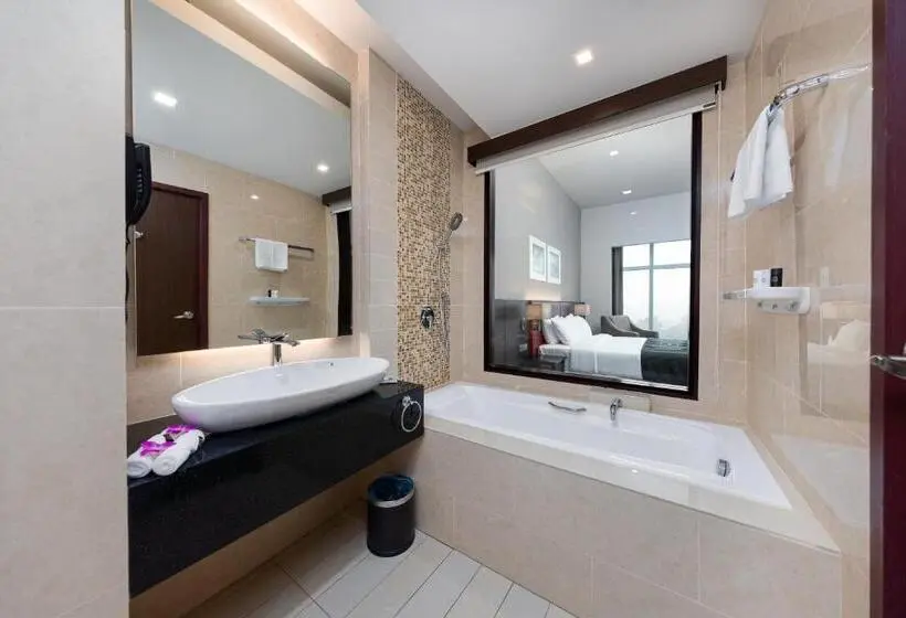 سوییت خانوادگی, Raia Hotel & Convention Centre Kuching
