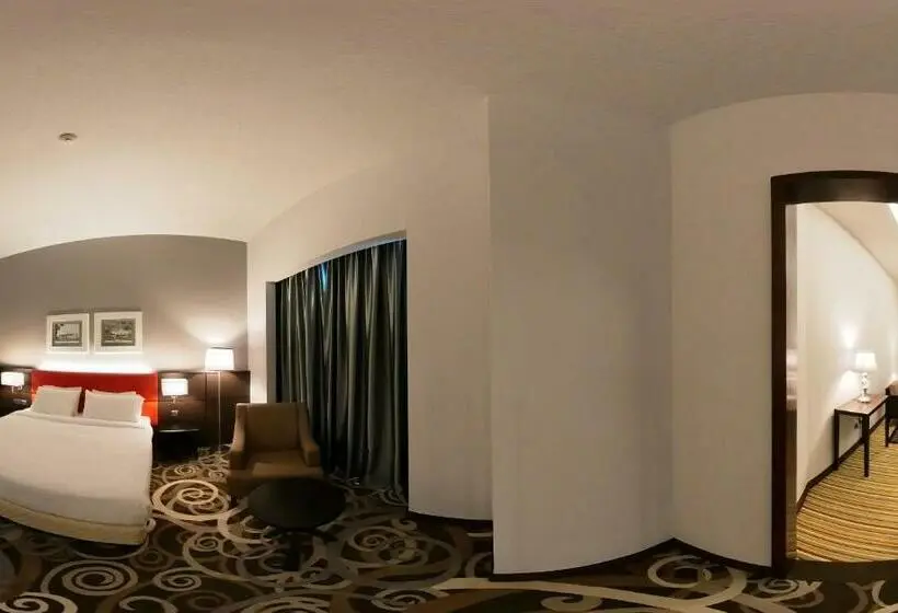 استودیوی استاندارد, Raia Hotel & Convention Centre Kuching