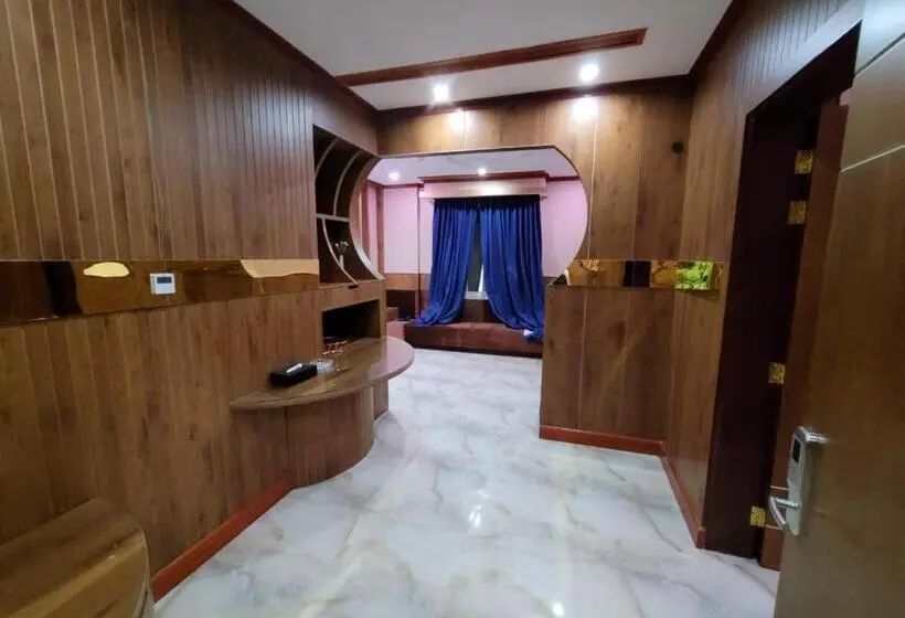 سوییت اجرایی, Camphor