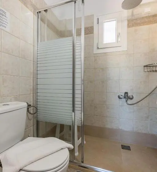 Perhehuone Sivuttainen Merinäkymä, Niros Beachfront Apart