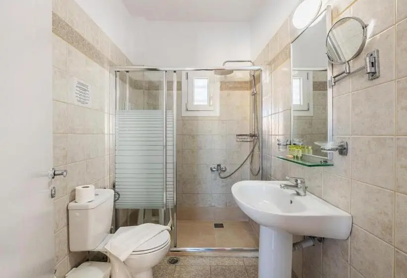 Perhehuone Sivuttainen Merinäkymä, Niros Beachfront Apart