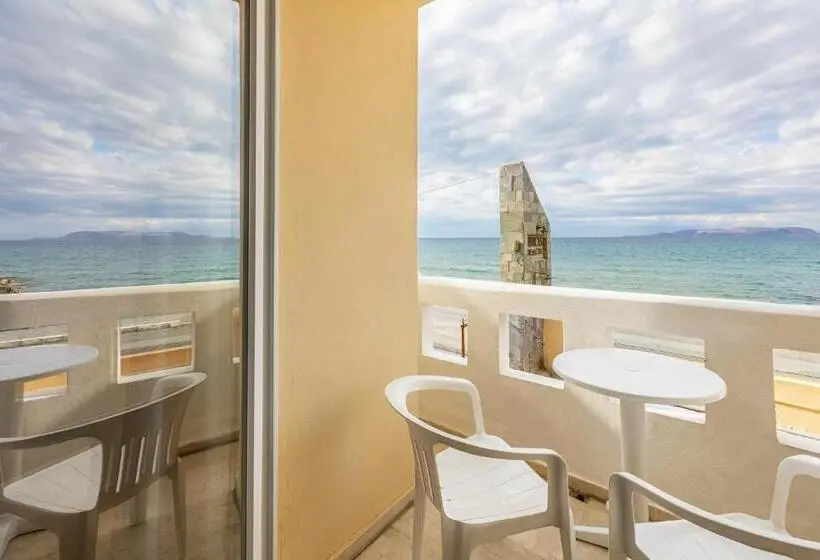Deluxe Suite Sea View, Niros Beachfront Apart